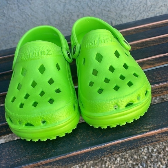 NOTHINZ Eva Diamond Breeze Clogs Children’s Unisex Lime Green sizes 11-1 - Picture 2 of 5